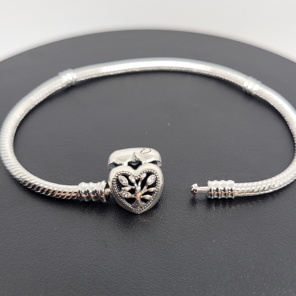Family Theme Charm bracelet with heart-shaped clasp Family Tree In Rhinestones